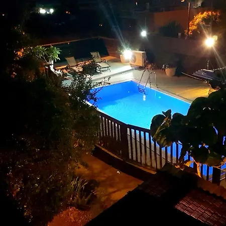הוילה חד נס וולקנס מראה חיצוני תמונה